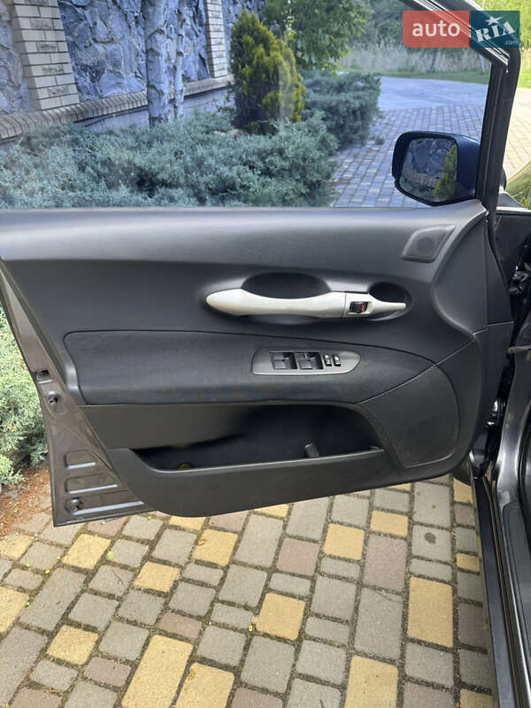 Хетчбек Toyota Auris 2008 в Дніпрі