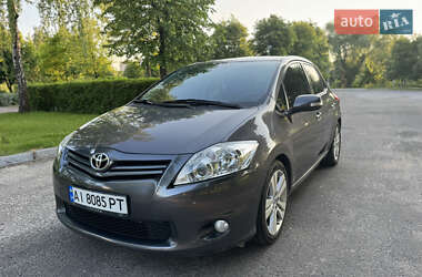 Хетчбек Toyota Auris 2010 в 