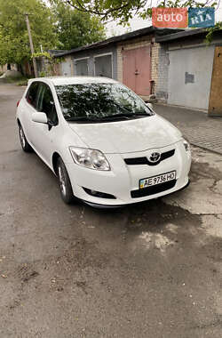 Хэтчбек Toyota Auris 2009 в 
