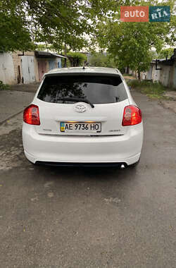 Хэтчбек Toyota Auris 2009 в 