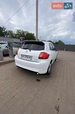 Хэтчбек Toyota Auris 2009 в 