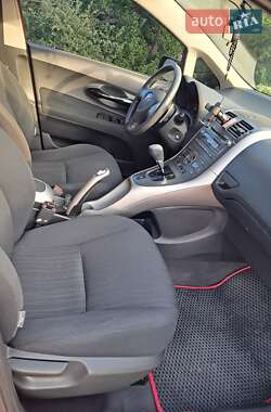 Хэтчбек Toyota Auris 2007 в 