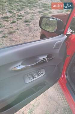 Хэтчбек Toyota Auris 2007 в 