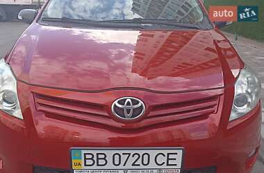 Хэтчбек Toyota Auris 2010 в Броварах