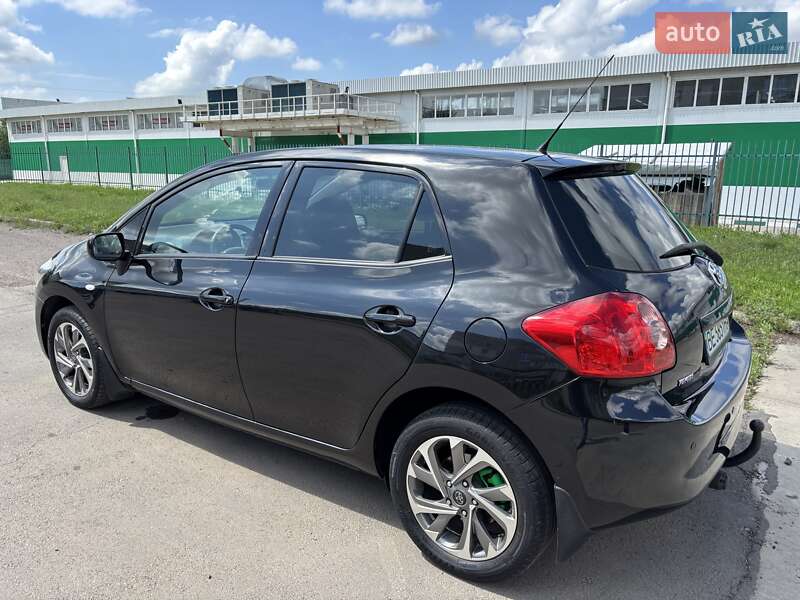 Хэтчбек Toyota Auris 2008 в Вознесенске
