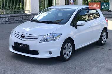 Хэтчбек Toyota Auris 2010 в Пятихатках