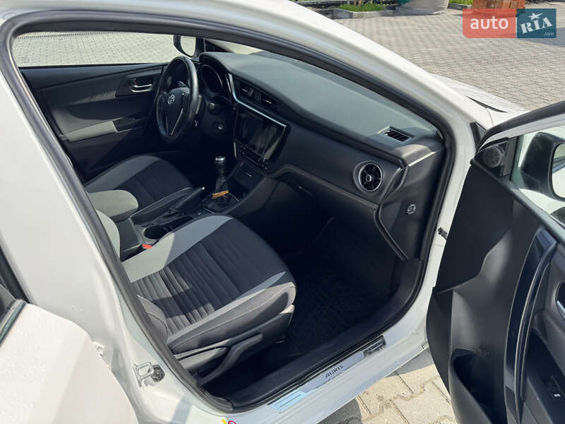 Универсал Toyota Auris 2016 в Львове