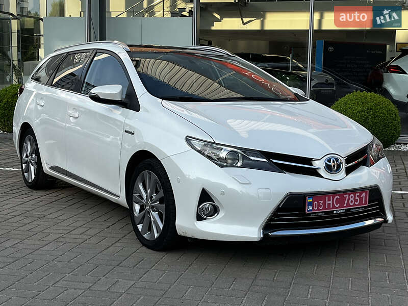 Универсал Toyota Auris 2014 в 
