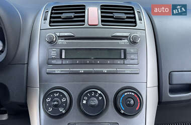 Хетчбек Toyota Auris 2007 в 