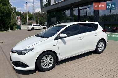 Хэтчбек Toyota Auris 2015 в Киеве