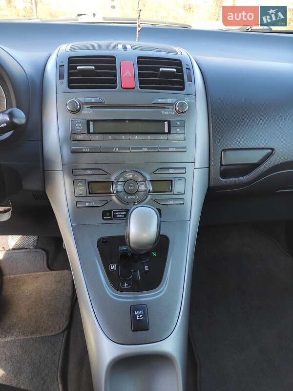 Хетчбек Toyota Auris 2008 в Тисмениці