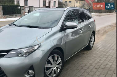 Універсал Toyota Auris 2013 в Києві