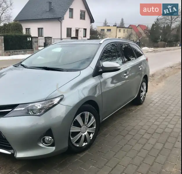 Toyota Auris 2013