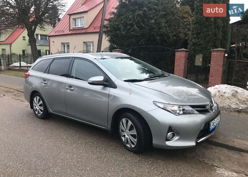 Універсал Toyota Auris 2013 в Києві