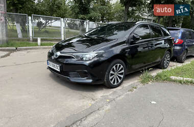 Универсал Toyota Auris 2015 в 