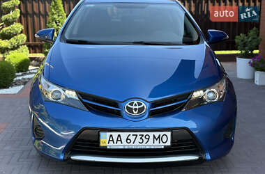 Хэтчбек Toyota Auris 2013 в 