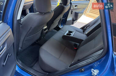 Хэтчбек Toyota Auris 2013 в 
