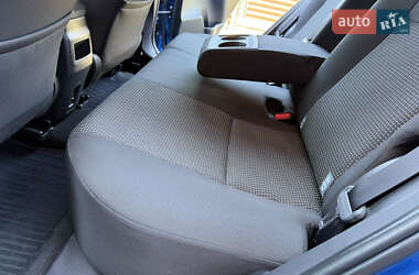 Хэтчбек Toyota Auris 2013 в 
