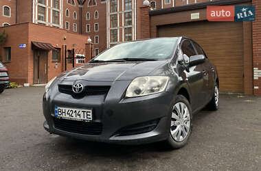 Хэтчбек Toyota Auris 2008 в Черноморске