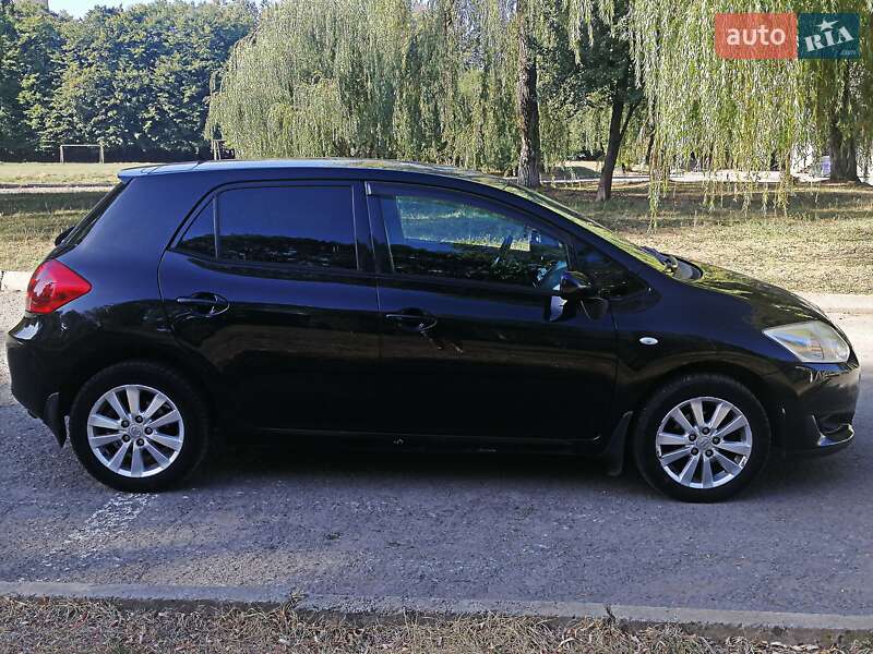 Хетчбек Toyota Auris 2008 в Івано-Франківську