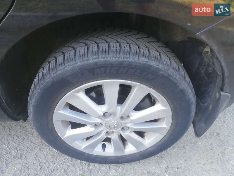 Хетчбек Toyota Auris 2008 в Івано-Франківську