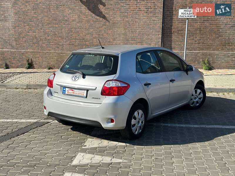Хэтчбек Toyota Auris 2012 в Одессе