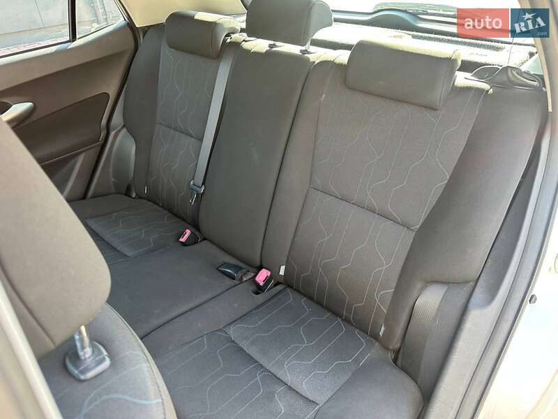 Хэтчбек Toyota Auris 2012 в Одессе