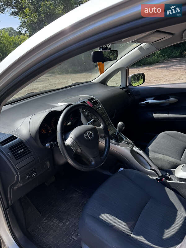 Хэтчбек Toyota Auris 2008 в Киеве