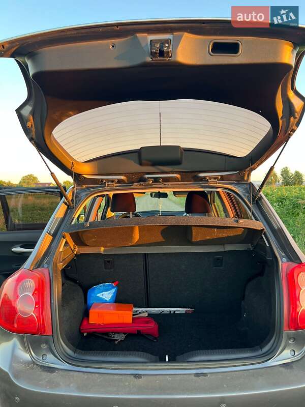 Хэтчбек Toyota Auris 2007 в Самборе