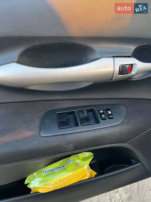 Хэтчбек Toyota Auris 2007 в Самборе