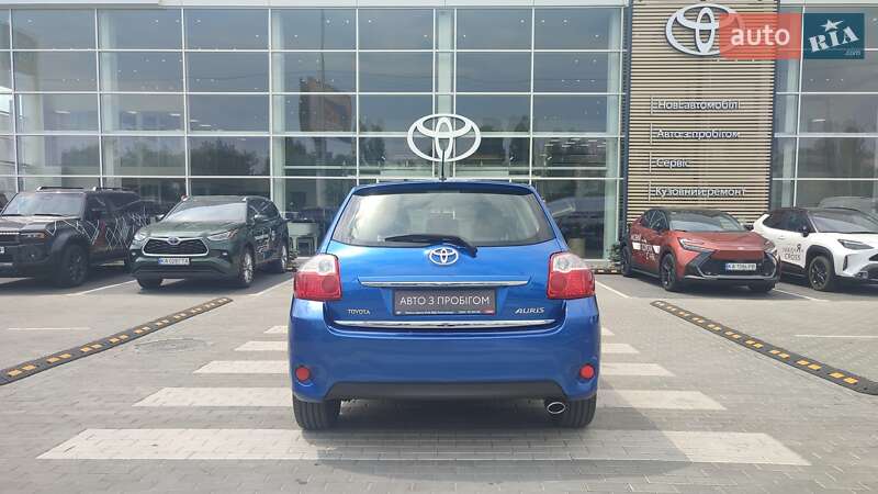 Хэтчбек Toyota Auris 2010 в Киеве