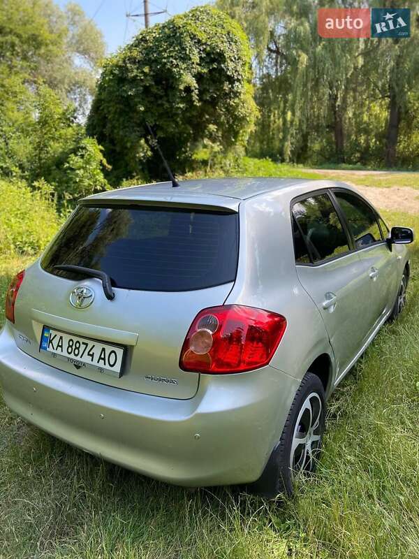 Хэтчбек Toyota Auris 2007 в Тростянце