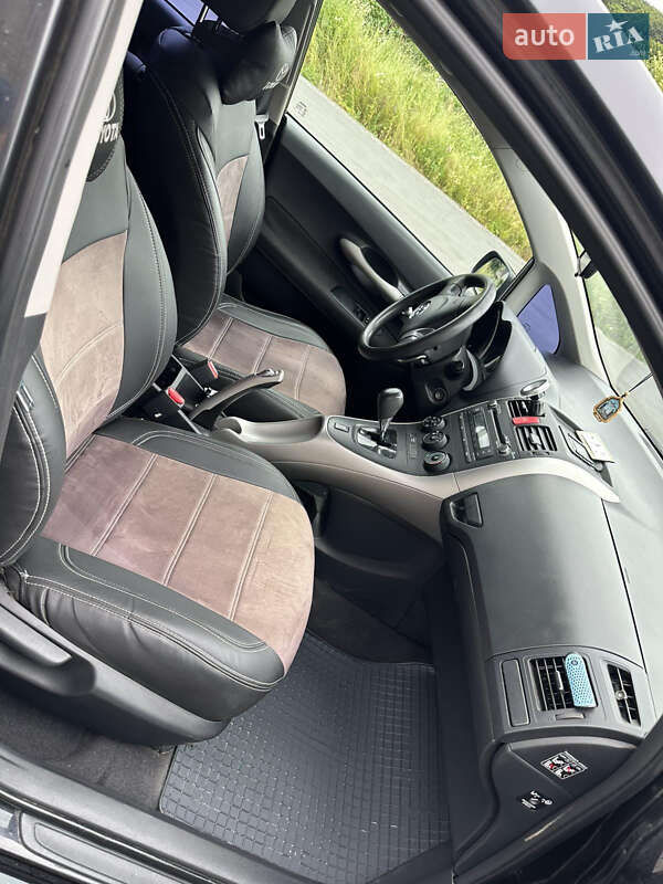 Хетчбек Toyota Auris 2008 в Ужгороді