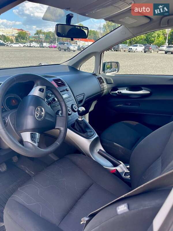 Хетчбек Toyota Auris 2011 в Харкові фото 12 Хетчбек Toyota Auris 2011 в Харкові