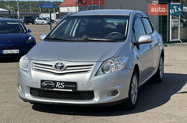 Хэтчбек Toyota Auris 2012 в Киеве