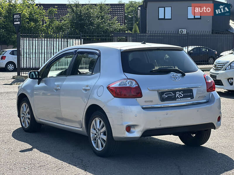 Хэтчбек Toyota Auris 2012 в Киеве