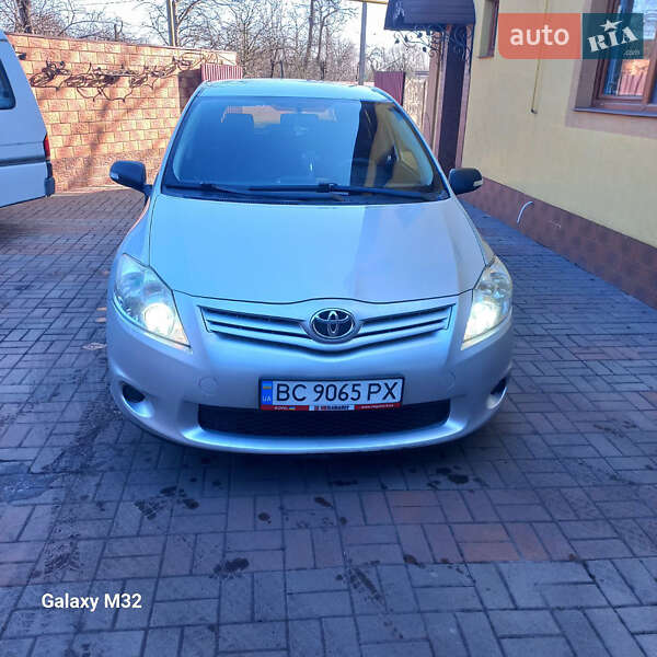 Toyota Auris 2012