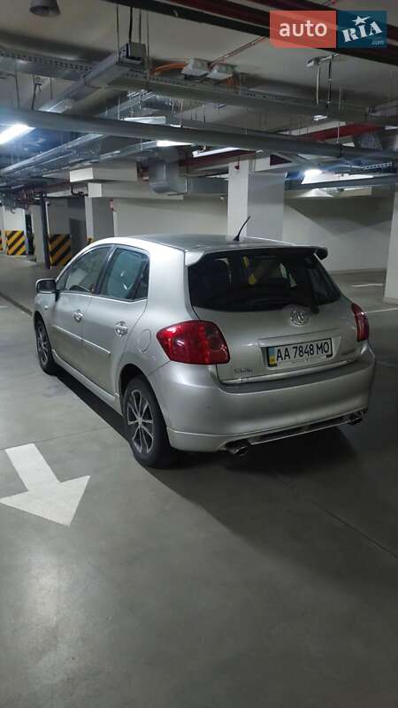 Хэтчбек Toyota Auris 2008 в Киеве