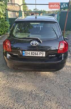 Хэтчбек Toyota Auris 2008 в Южном