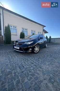 Хетчбек Toyota Auris 2013 в Золочеві