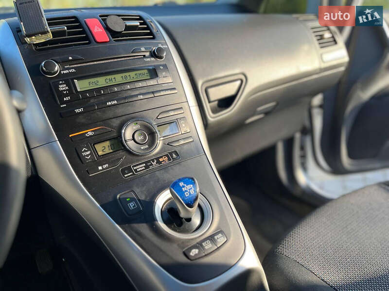 Хэтчбек Toyota Auris 2011 в Днепре