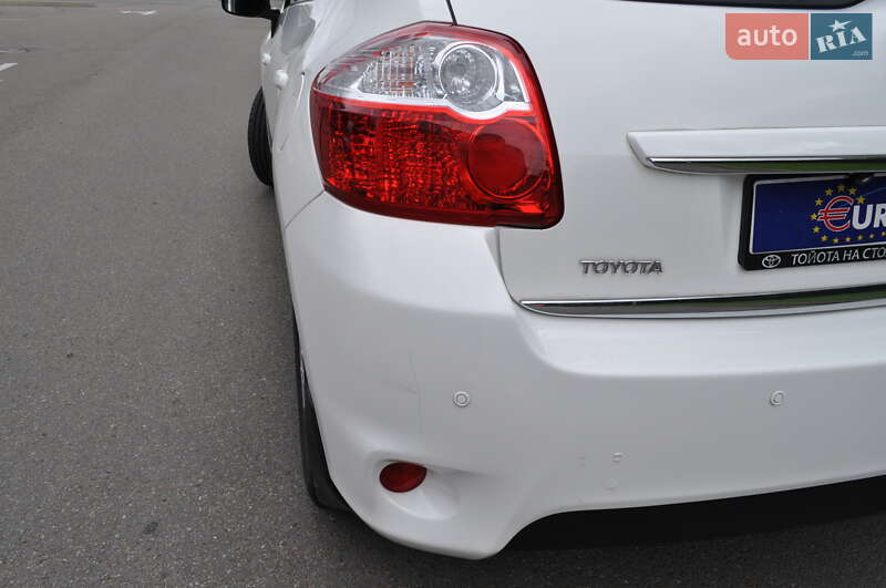 Хэтчбек Toyota Auris 2011 в Киеве