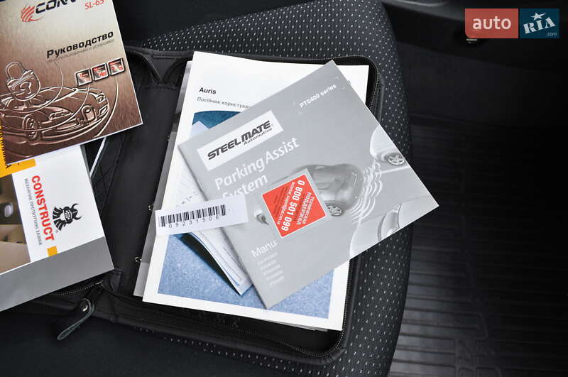 Хэтчбек Toyota Auris 2011 в Киеве