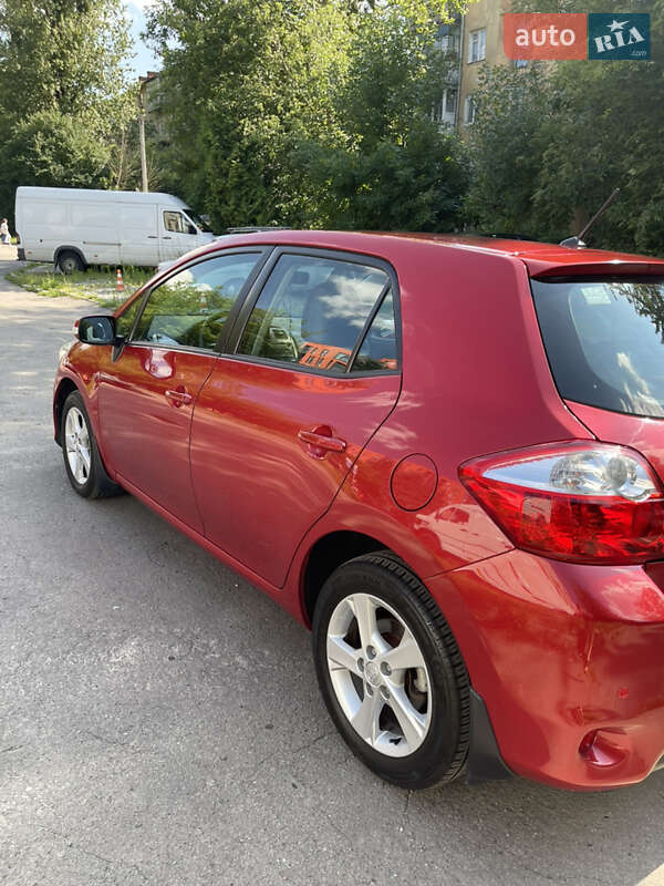 Хетчбек Toyota Auris 2011 в Львові