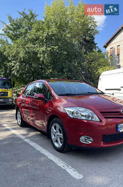 Хэтчбек Toyota Auris 2011 в Львове