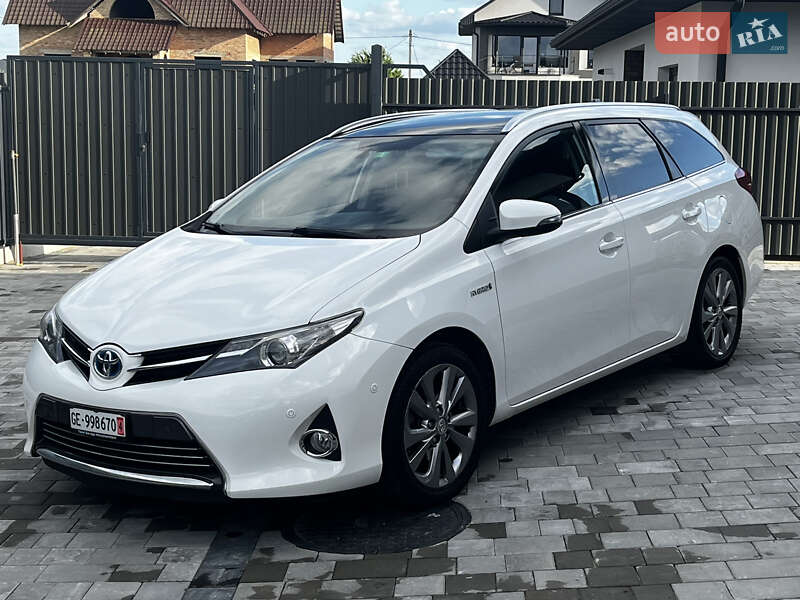 Toyota Auris 2015