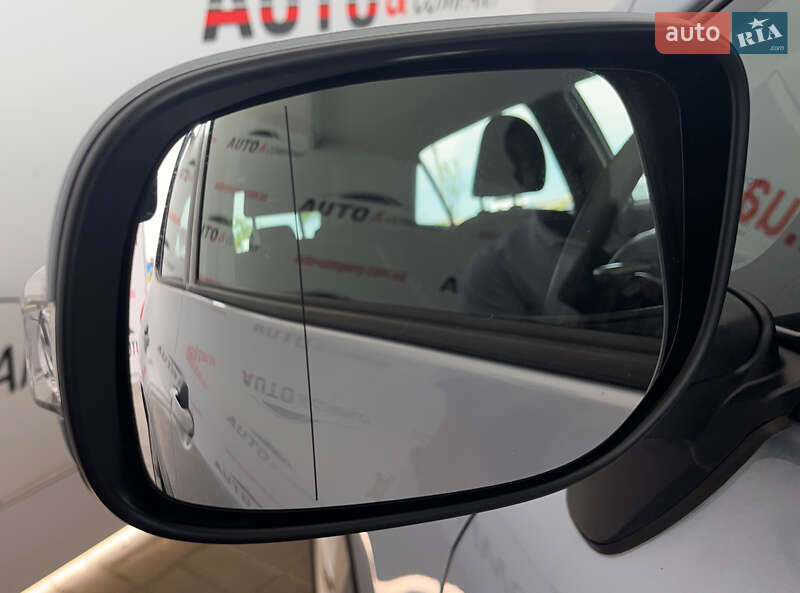 Хэтчбек Toyota Auris 2012 в Львове