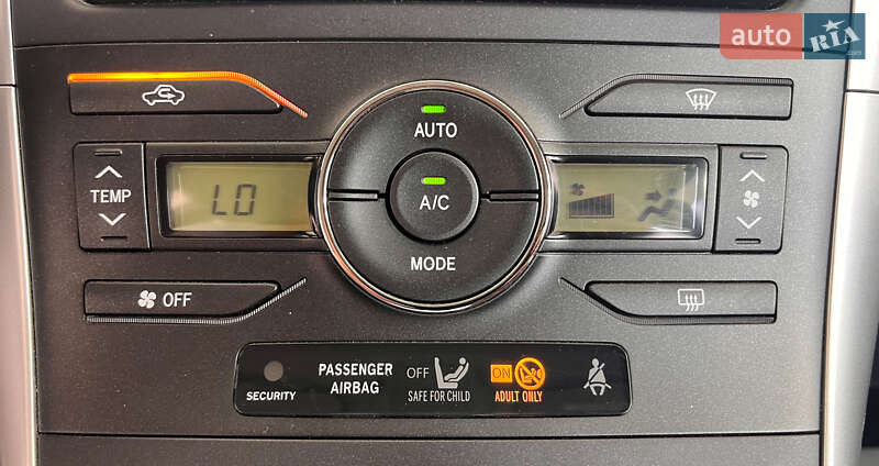 Хэтчбек Toyota Auris 2012 в Львове