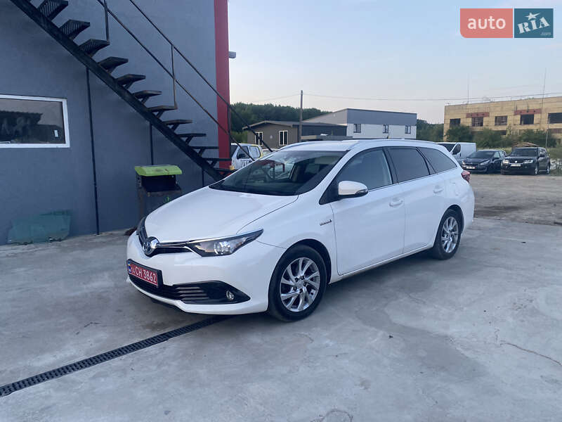 Toyota Auris 2016