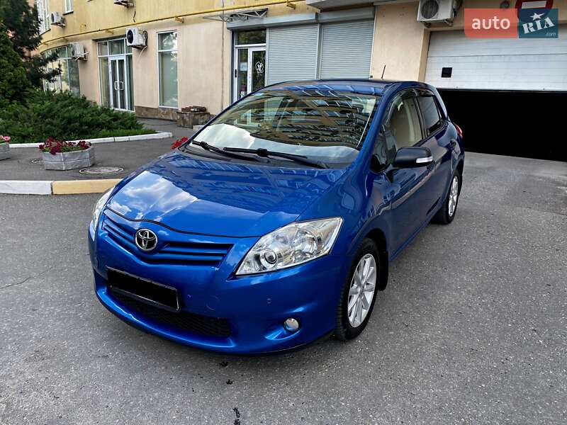 Toyota Auris 2011